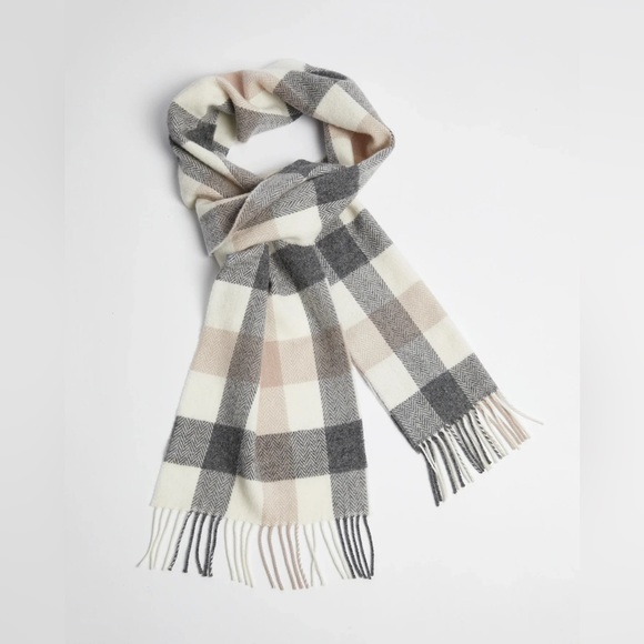 NEW Foxford Irish Lambswool Classic Check Print Light Rose Grey Cream Warm Scarf - Picture 3 of 6